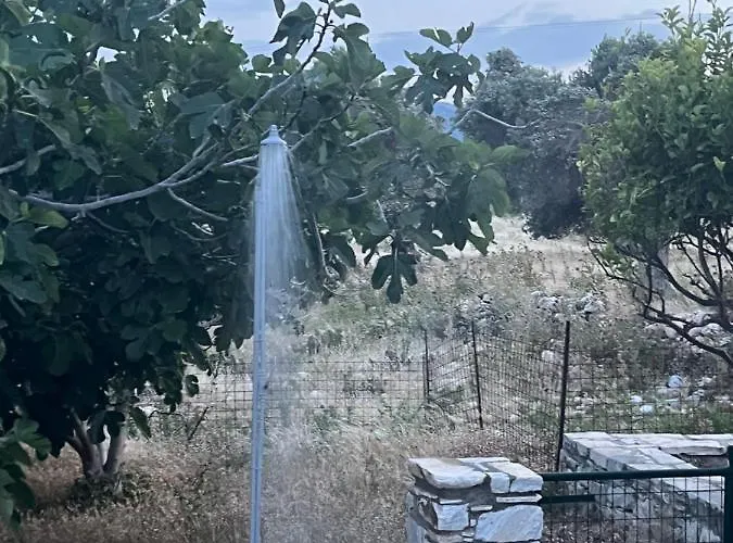 Anevalousa House בית נופש