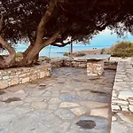 Anevalousa House