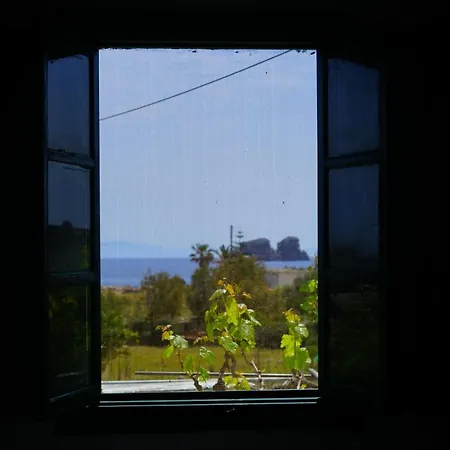 בית נופש Anevalousa House