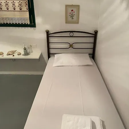 Anevalousa House בית נופש *