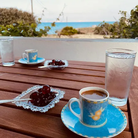 Anevalousa House בית נופש