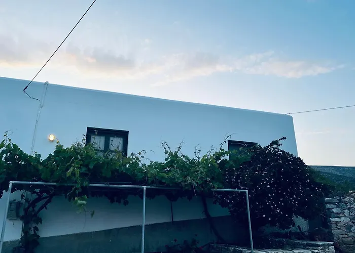 Anevalousa House * Moutsoúna